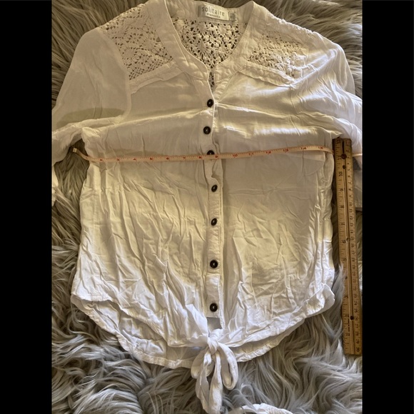 Beautiful Summer Blouse - Picture 1 of 5